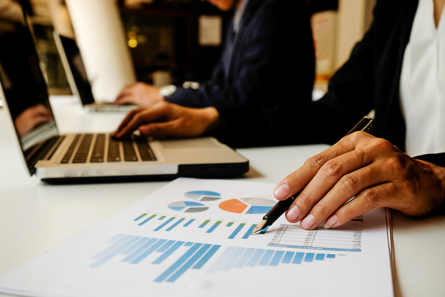Sua empresa está lucrando ou apenas faturando Entenda a diferença e evite decisões que podem comprometer o seu negócio.